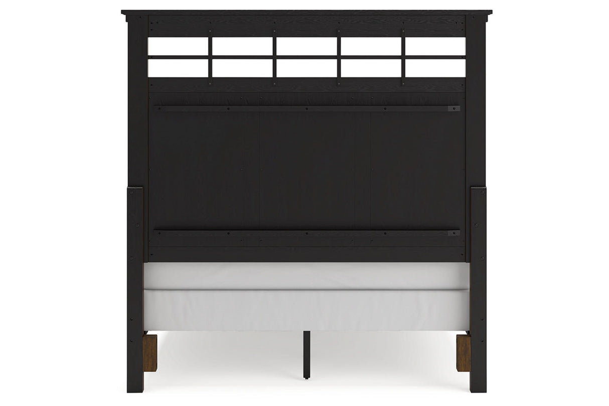 Shawbeck Dark Brown Queen Panel Bed -  Ashley - Luna Furniture