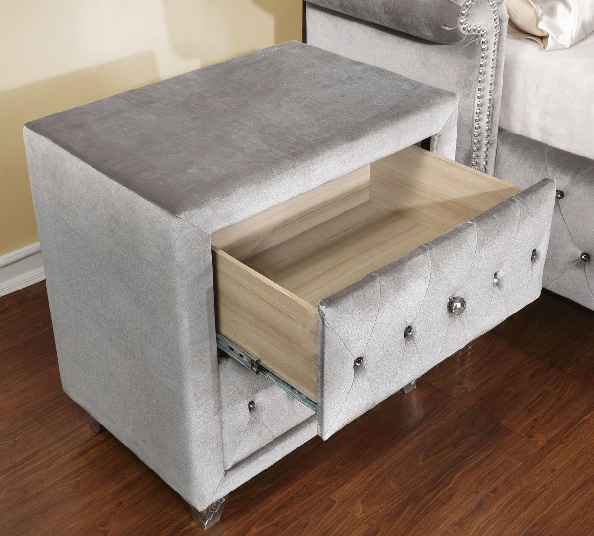 Alzir Gray Night Stand from Furniture of America - Luna Furniture