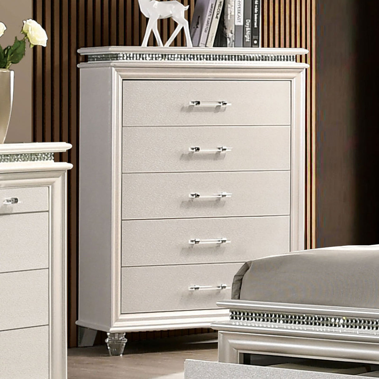 Maddie Pearl White Chest from Furniture of America - Luna Furniture