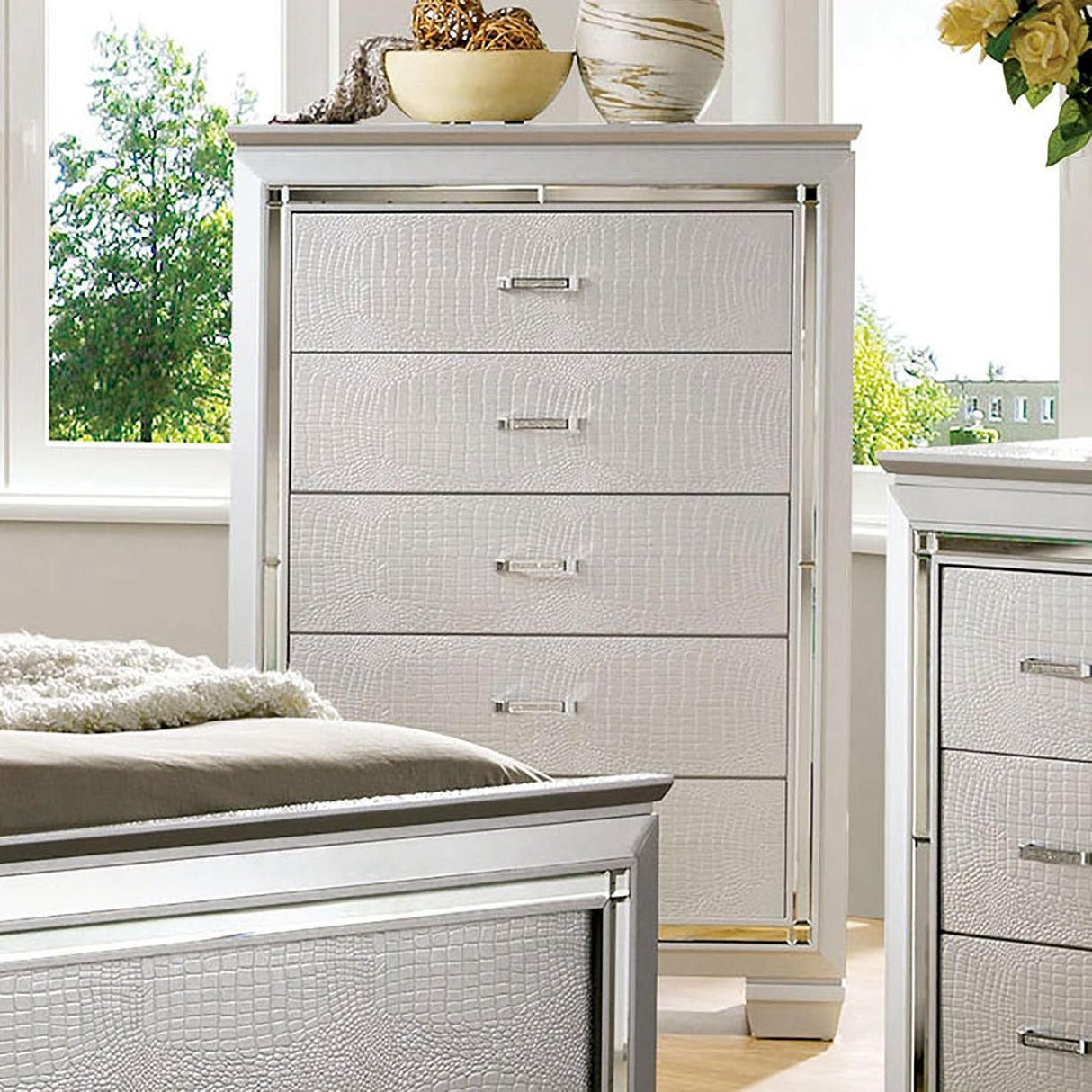 Bellanova Silver Chest from Furniture of America - Luna Furniture