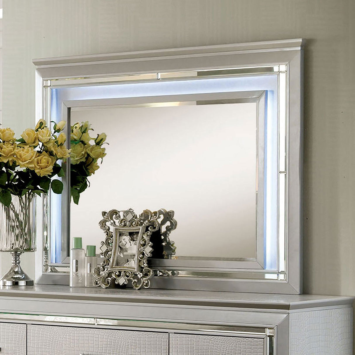 Bellanova Silver Mirror from Furniture of America - Luna Furniture