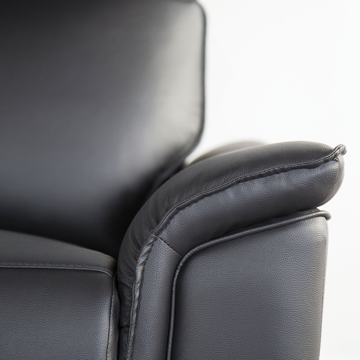 Bienne Black Recliner Chair from Furniture of America - Luna Furniture