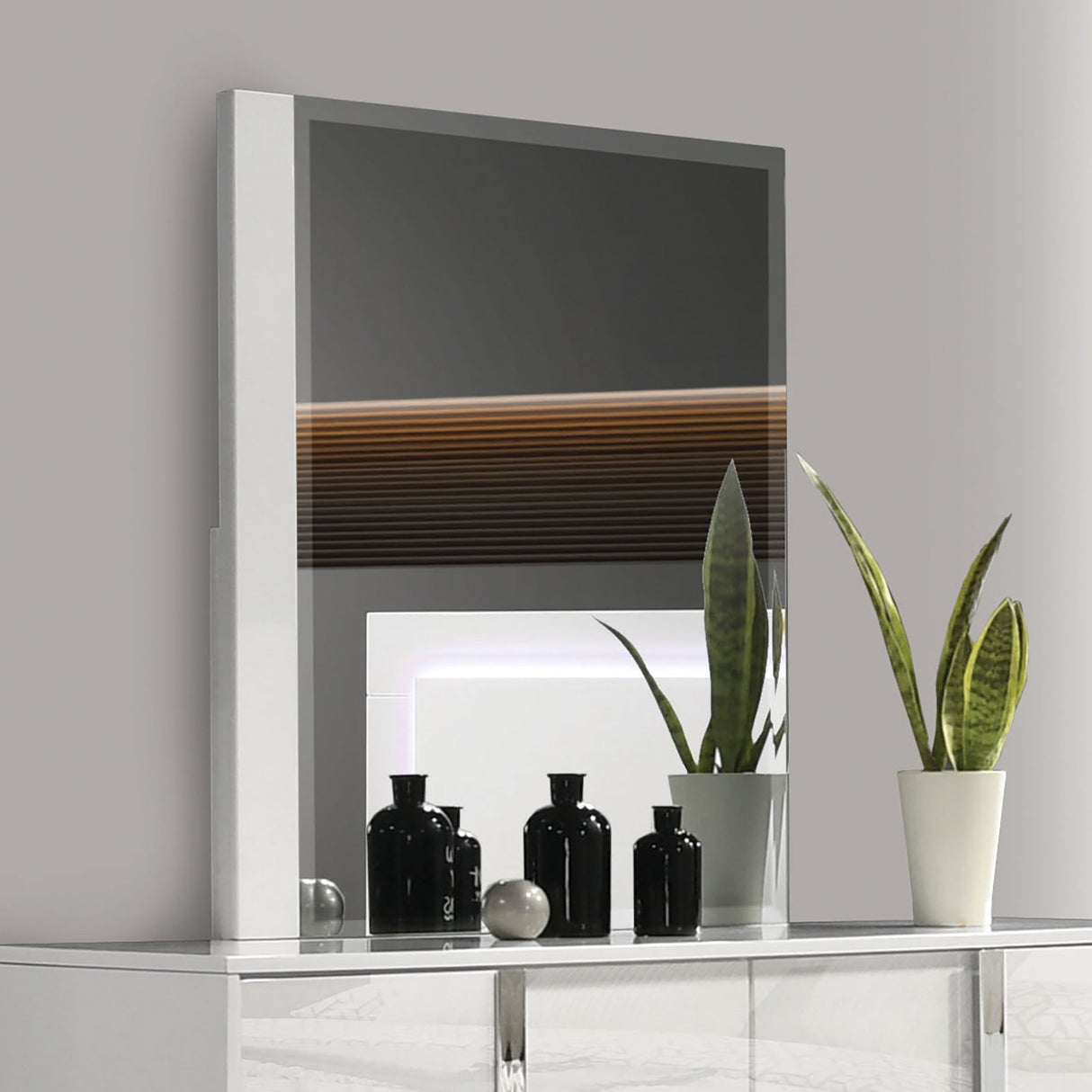 Sinistra White Mirror from Furniture of America - Luna Furniture