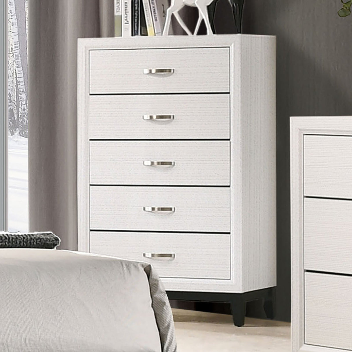 Errico White Chest from Furniture of America - Luna Furniture