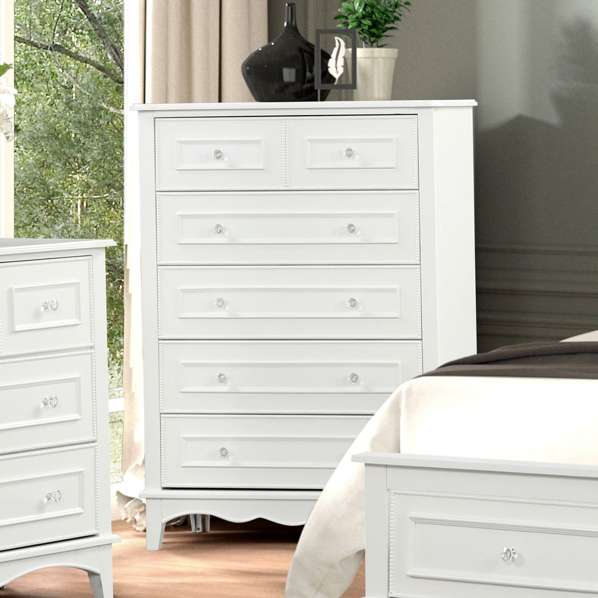 Naucalpan White Chest from Furniture of America - Luna Furniture