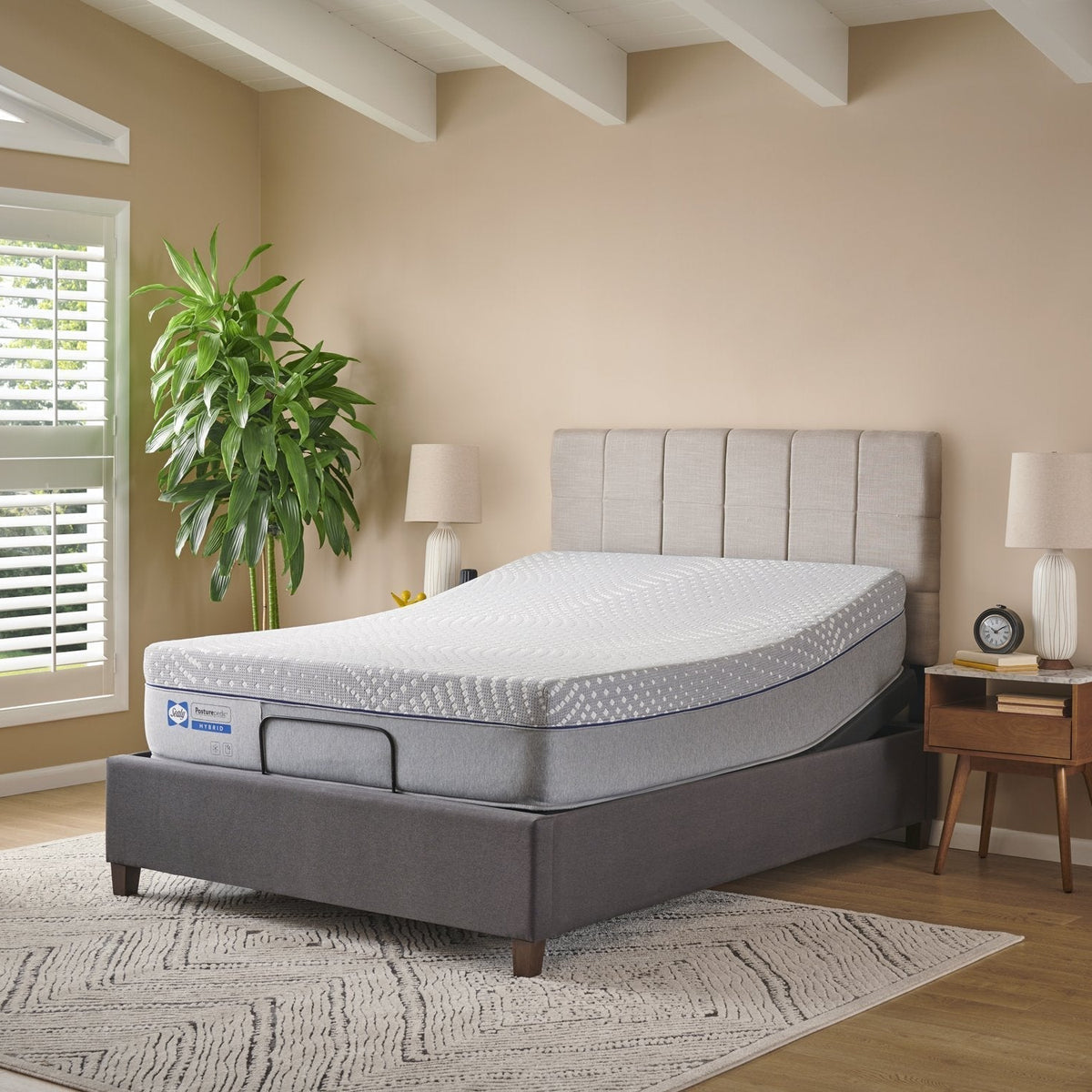 Sealy® Posturepedic Lacey Hybrid Soft Mattress, Queen Size – Luna Furniture