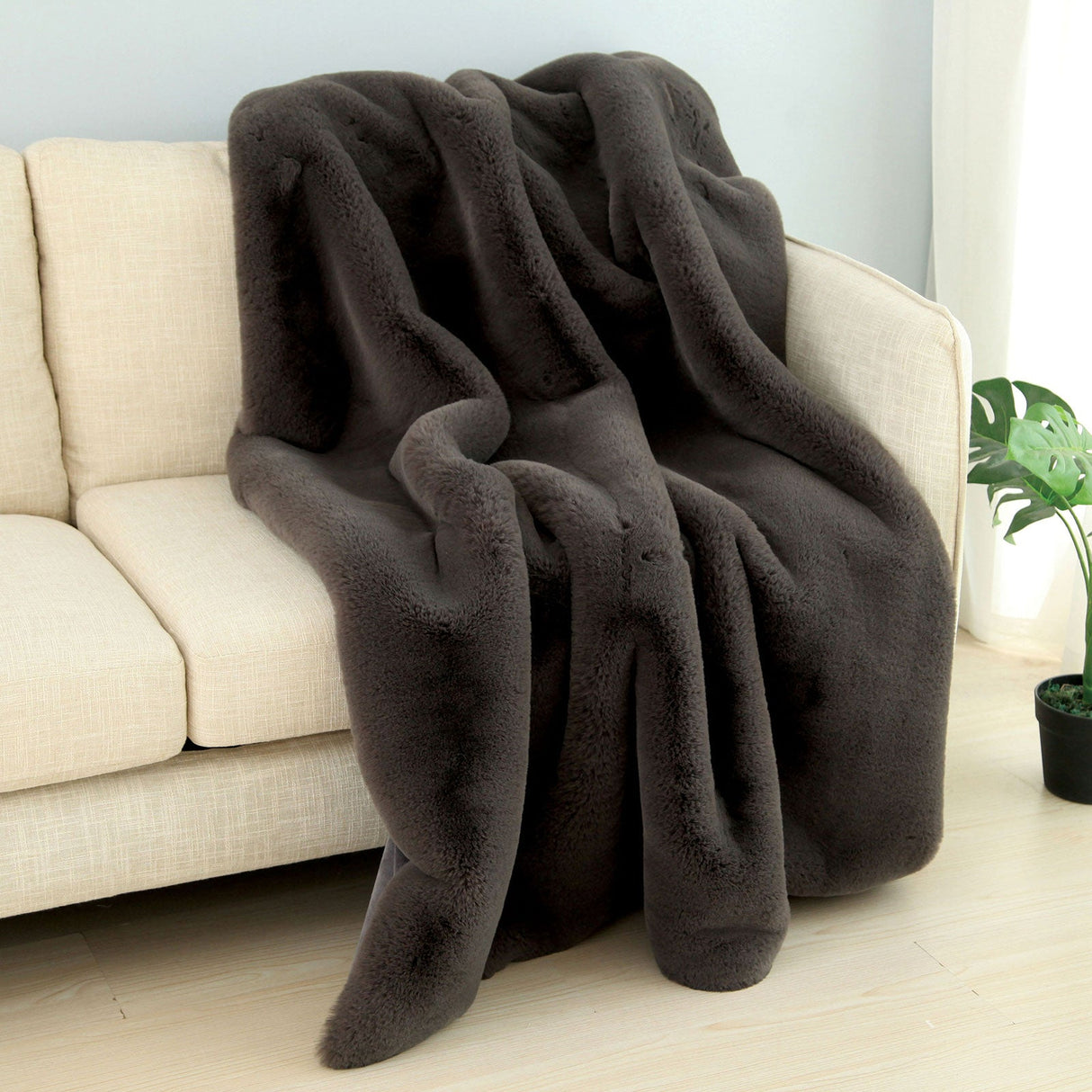 Caparica Charcoal Throw Blanket from Furniture of America - Luna Furniture