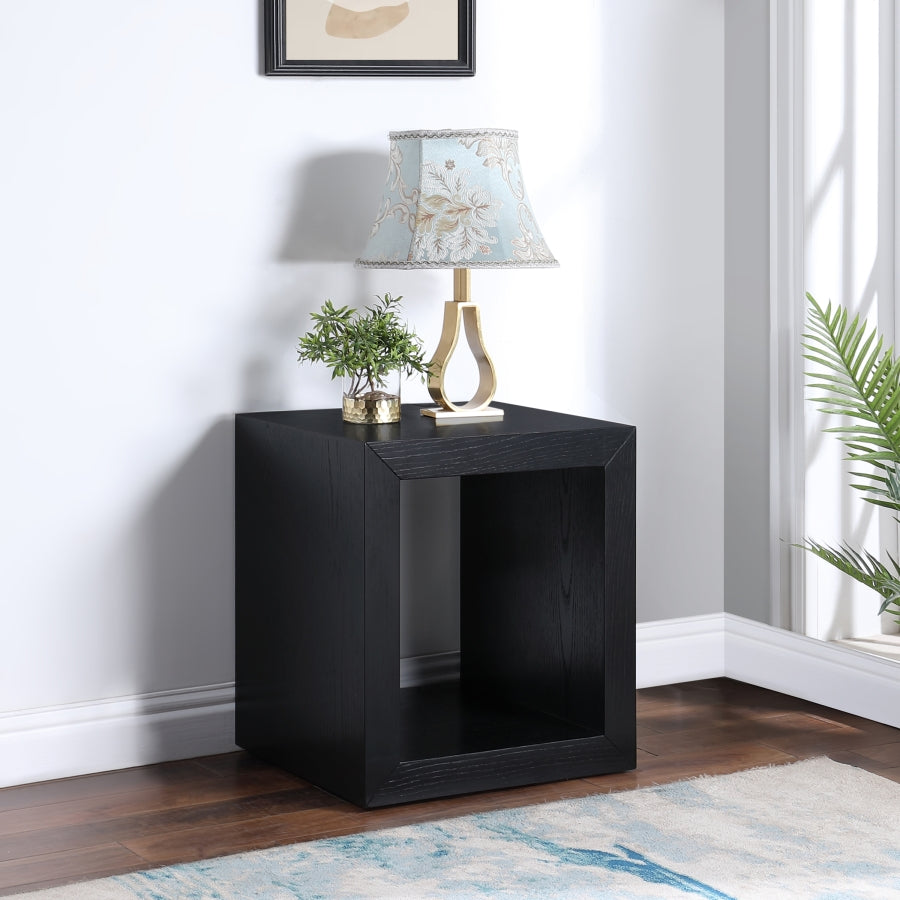 Alma End Table in Black from Meridian - Luna Furniture