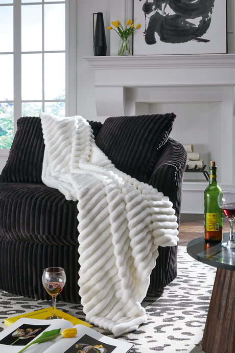 Alsonwell White Throw - A1001080