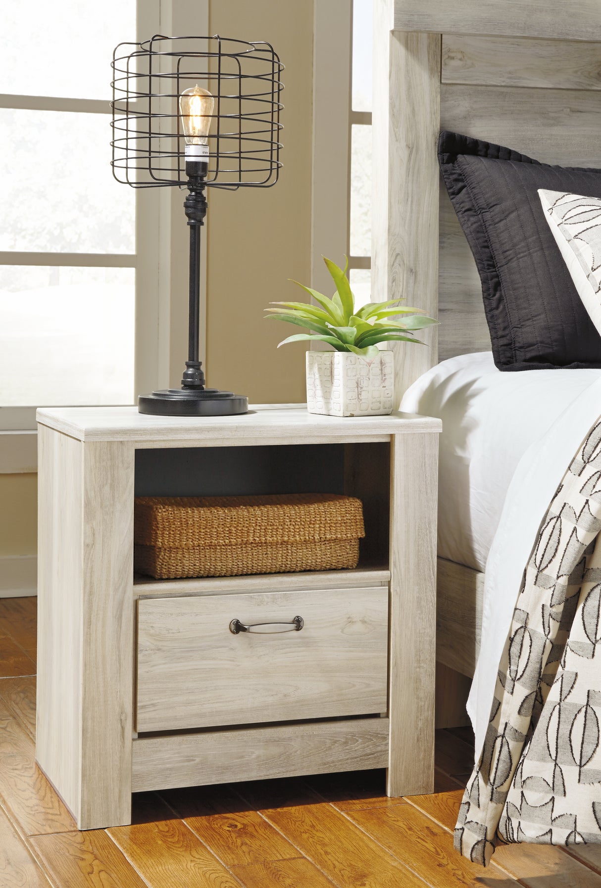 Bellaby King Panel Bed with Dresser and Nightstand in Whitewash - PKG021131