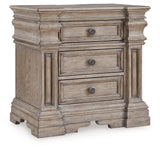 Blairhurst California King Panel Bed with Mirrored Dresser, Chest and 2 Nightstands in Light Grayish Brown - PKG017011