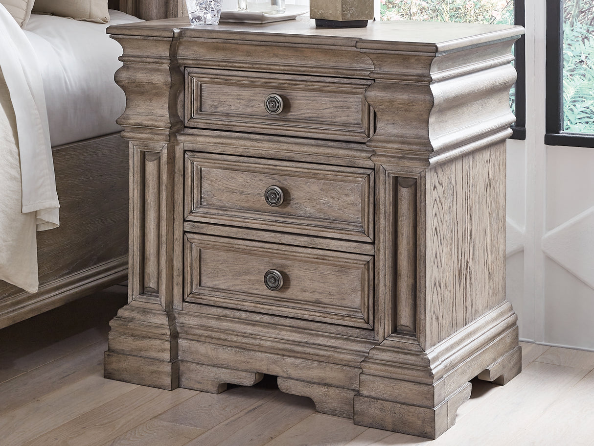 Blairhurst King Panel Bed with Mirrored Dresser and Nightstand in Light Grayish Brown - PKG017003