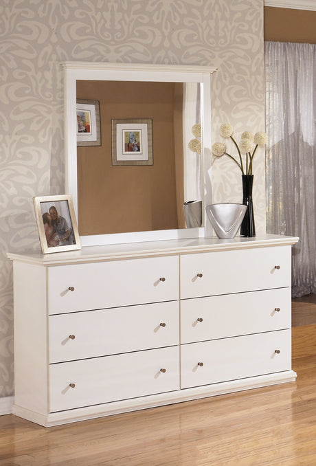 Bostwick Shoals Full Panel Bed with Dresser in White - PKG002772