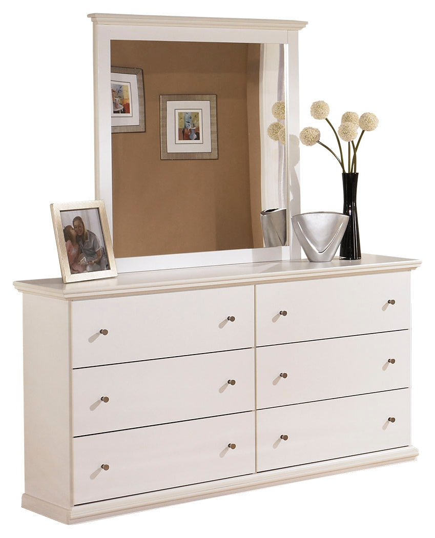 Bostwick Shoals Full Panel Bed with Dresser in White - PKG002772