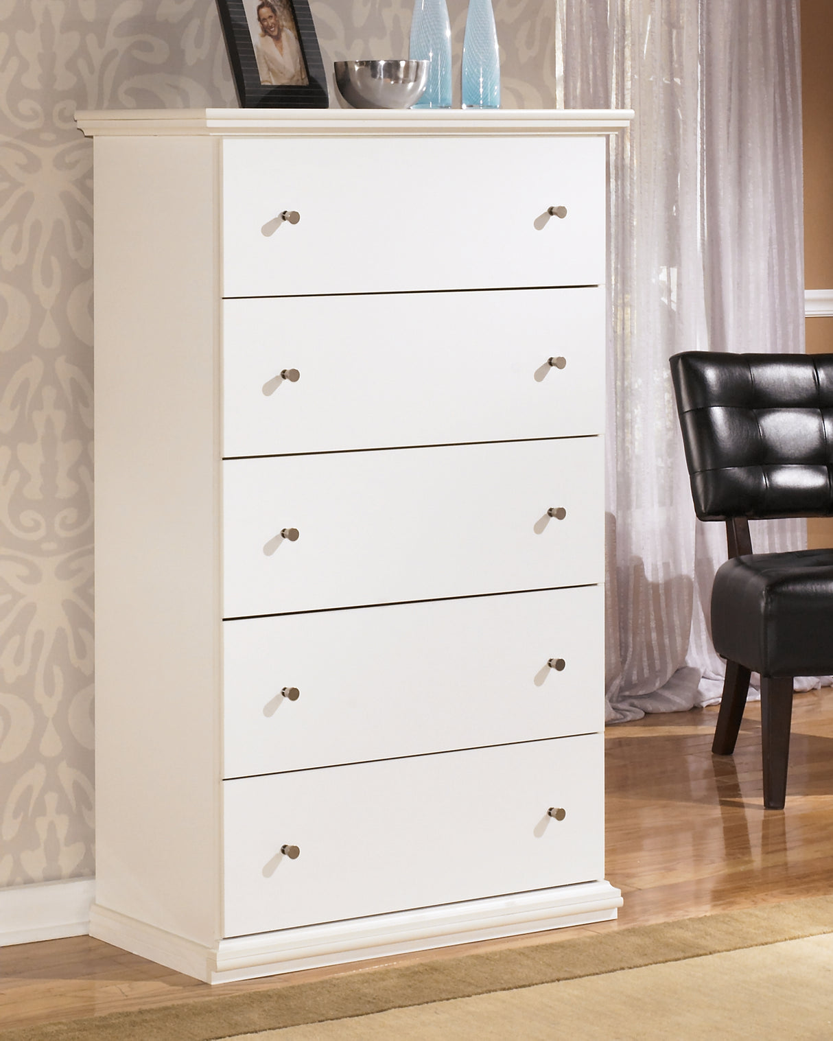 Bostwick Shoals Full Panel Bed with Mirrored Dresser and 2 Nightstands in White - PKG002774