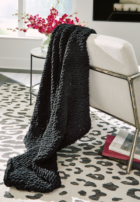 Chaddon Black Throw - A1001061T