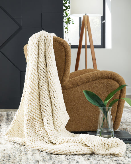 Chaddon Ivory Throw - A1001060T