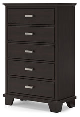 Covetown California King Panel Bed with Mirrored Dresser, Chest and 2 Nightstands in Dark Brown - PKG016822