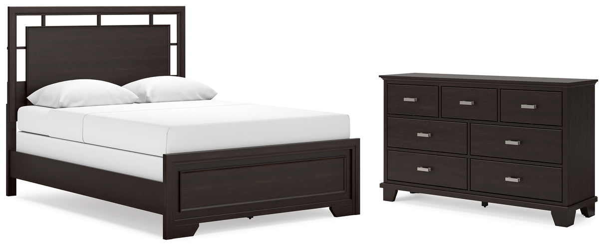 Covetown Queen Panel Bed with Dresser in Dark Brown - PKG016799