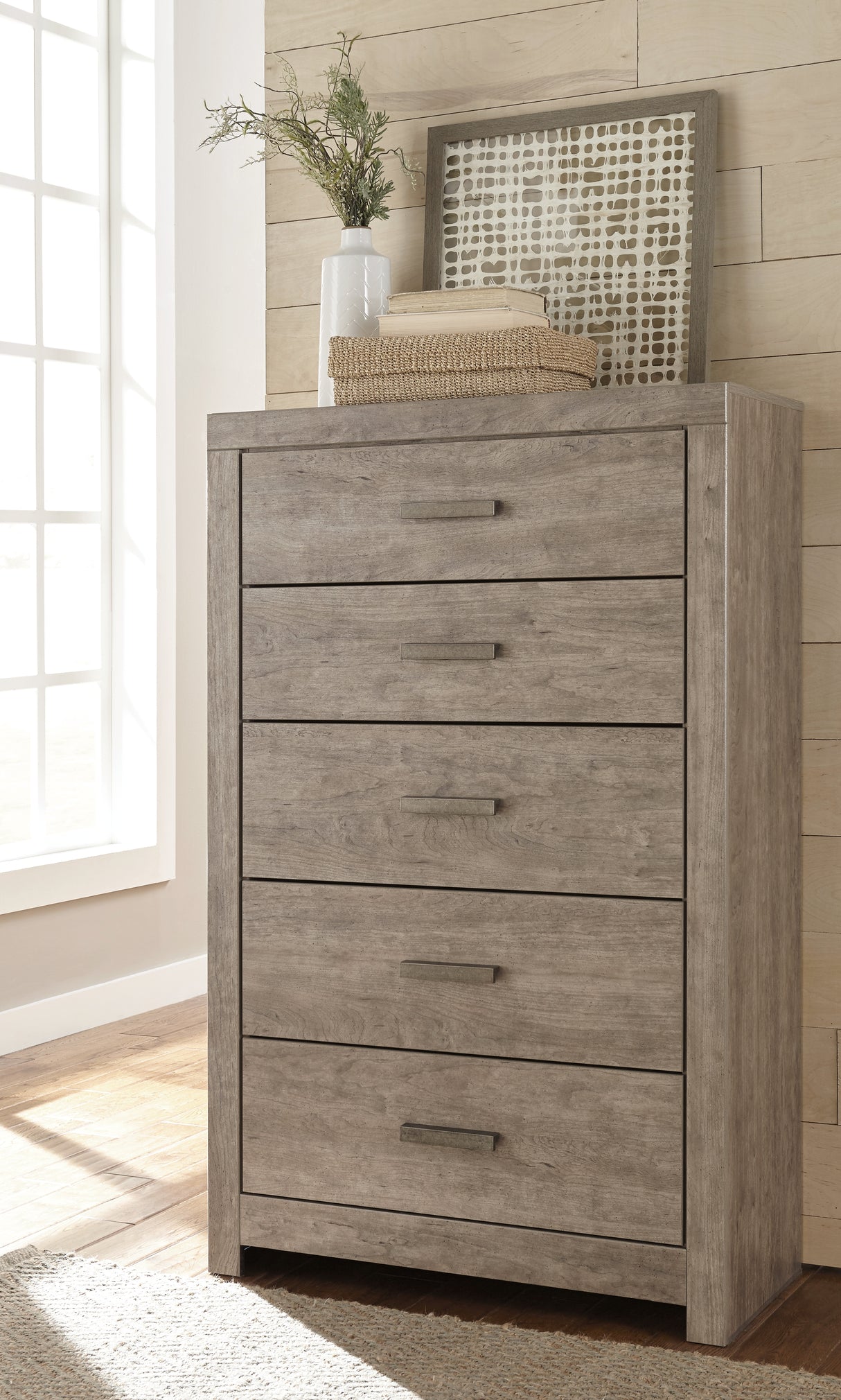 Culverbach Full Panel Bed with Mirrored Dresser and Chest in Gray - PKG002424