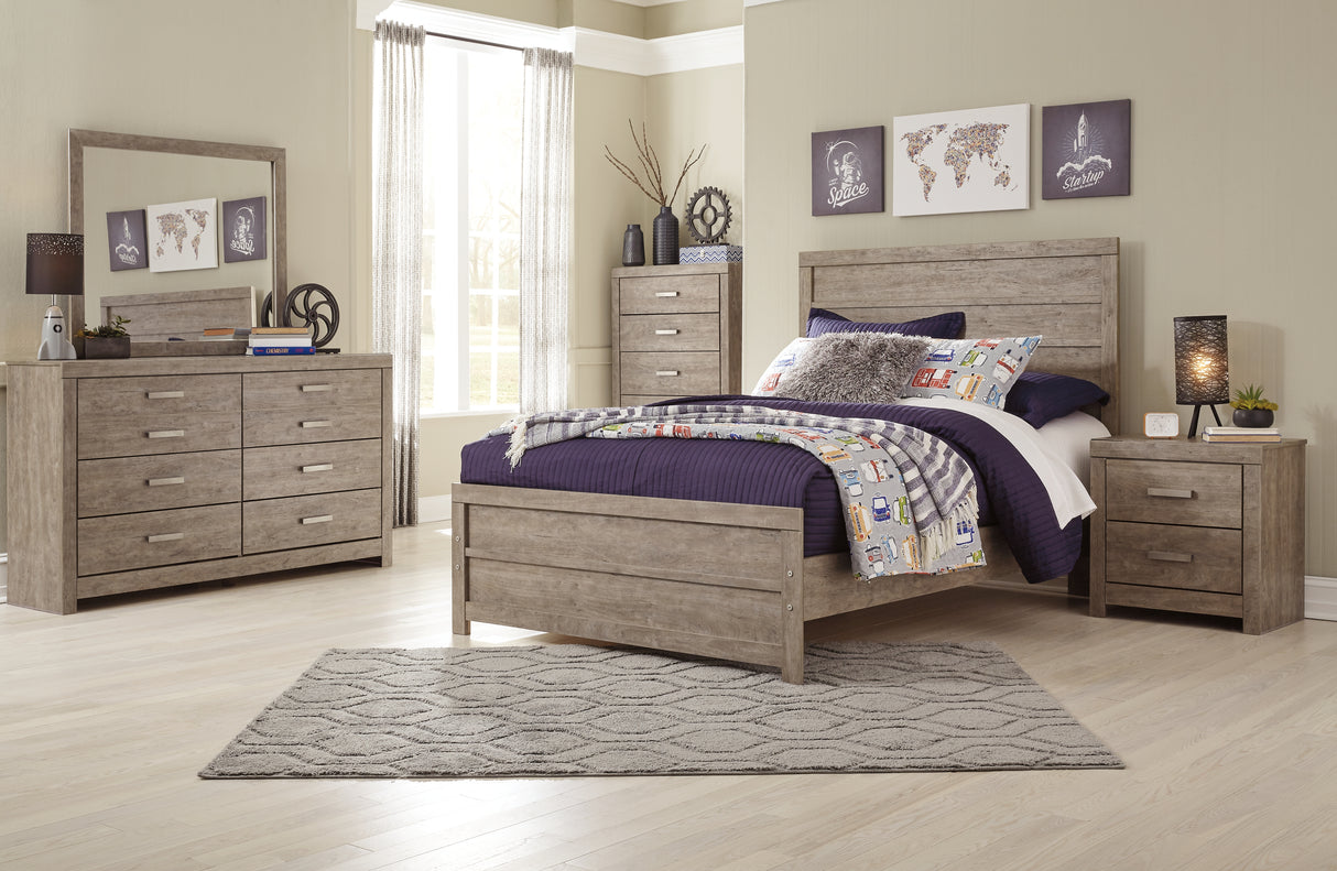 Culverbach Full Panel Bed with Mirrored Dresser and Chest in Gray - PKG002424