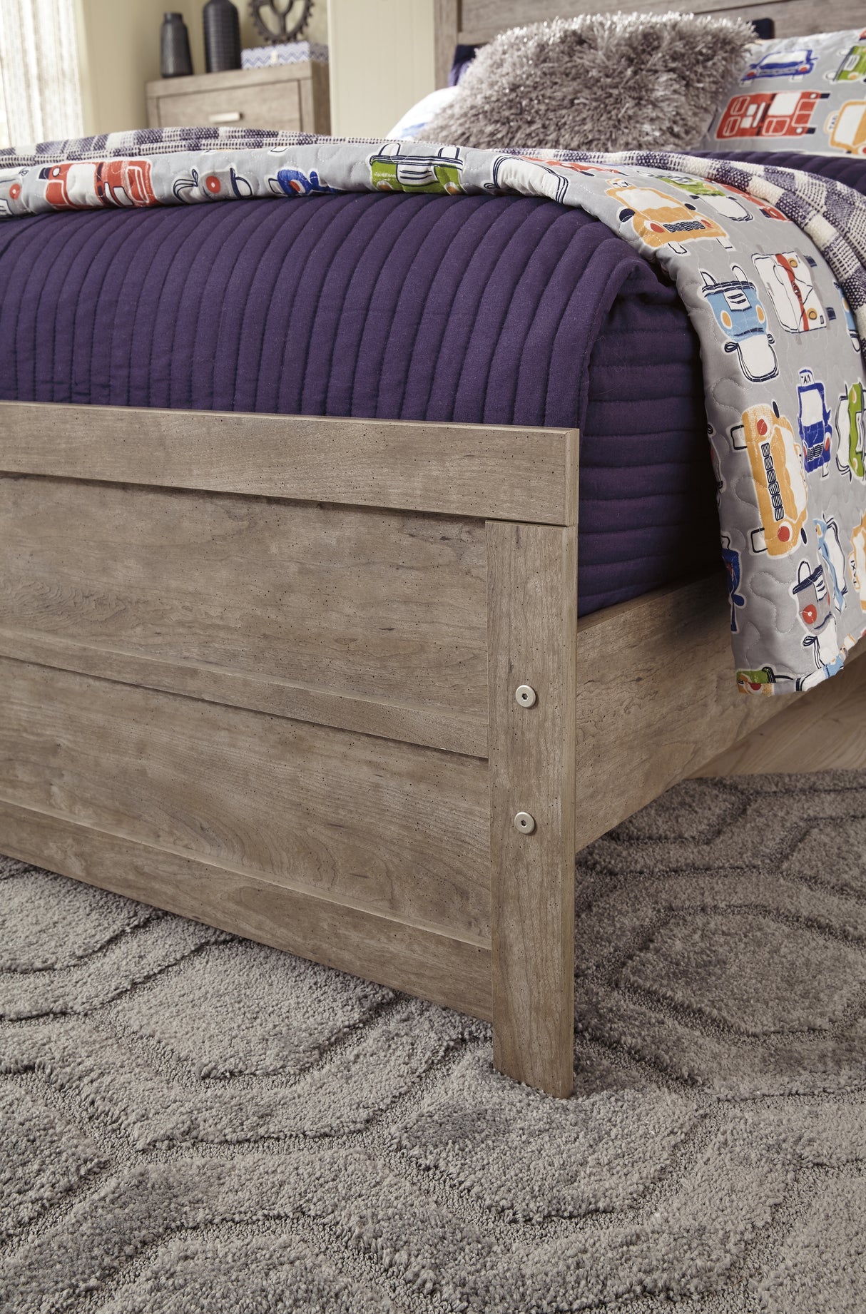 Culverbach Full Panel Bed with Nightstand in Gray - PKG000631