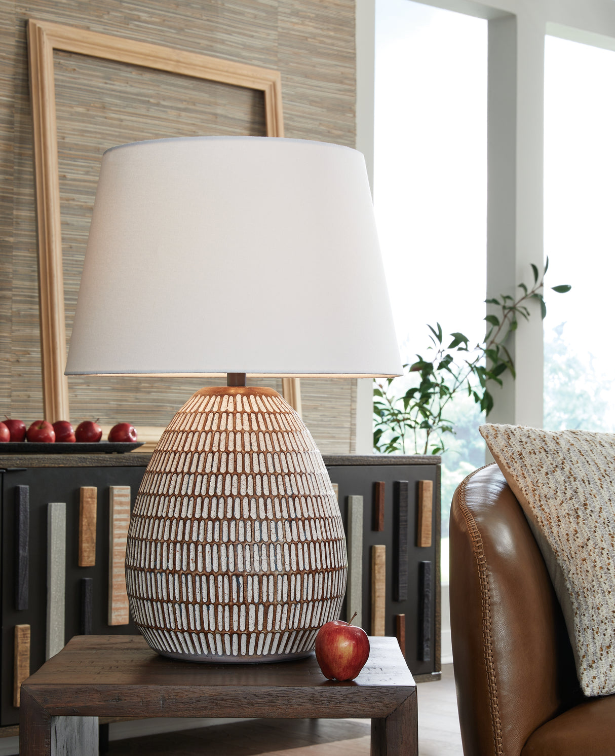 Darrich 2-Piece Table Lamp Set in Beige/White from Ashley - Luna Furniture