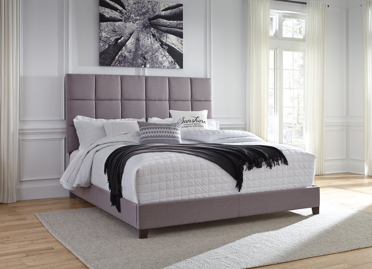 Dolante Queen Upholstered Bed with Mattress in Gray - PKG008935