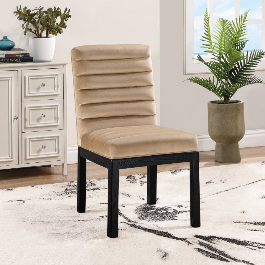 Evelyn Velvet Upholstered Accent Chair in Beige from Meridian - Luna Furniture