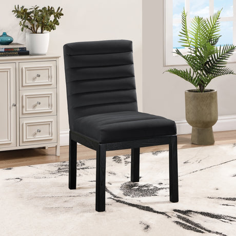 Evelyn Velvet Upholstered Accent Chair in Black from Meridian - Luna Furniture