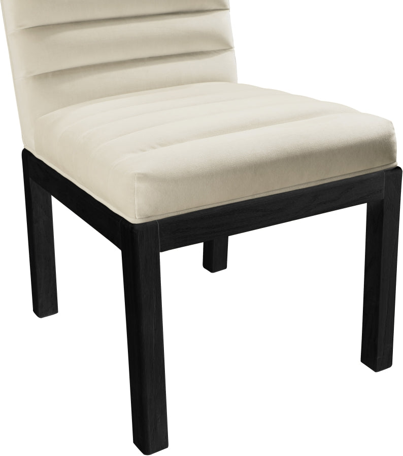 Evelyn Velvet Upholstered Accent Chair in Cream from Meridian - Luna Furniture