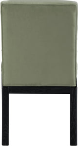 Evelyn Velvet Upholstered Accent Chair in Green from Meridian - Luna Furniture