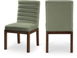 Evelyn Velvet Upholstered Accent Chair in Green from Meridian - Luna Furniture