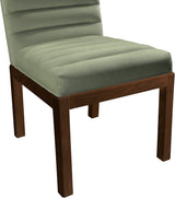 Evelyn Velvet Upholstered Accent Chair in Green from Meridian - Luna Furniture