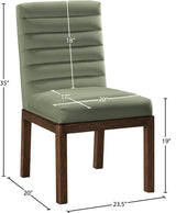 Evelyn Velvet Upholstered Accent Chair in Green from Meridian - Luna Furniture