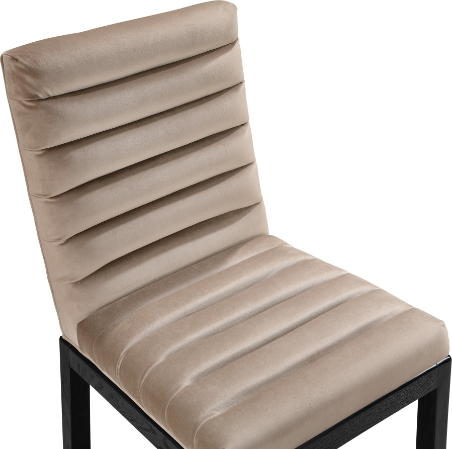 Evelyn Velvet Upholstered Accent Chair in Taupe from Meridian - Luna Furniture