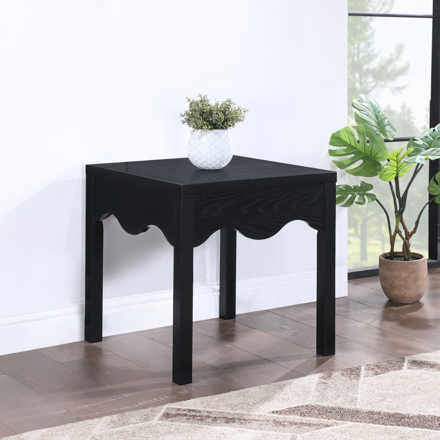 Fiora End Table in Black from Meridian - Luna Furniture