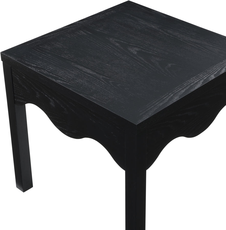 Fiora End Table in Black from Meridian - Luna Furniture