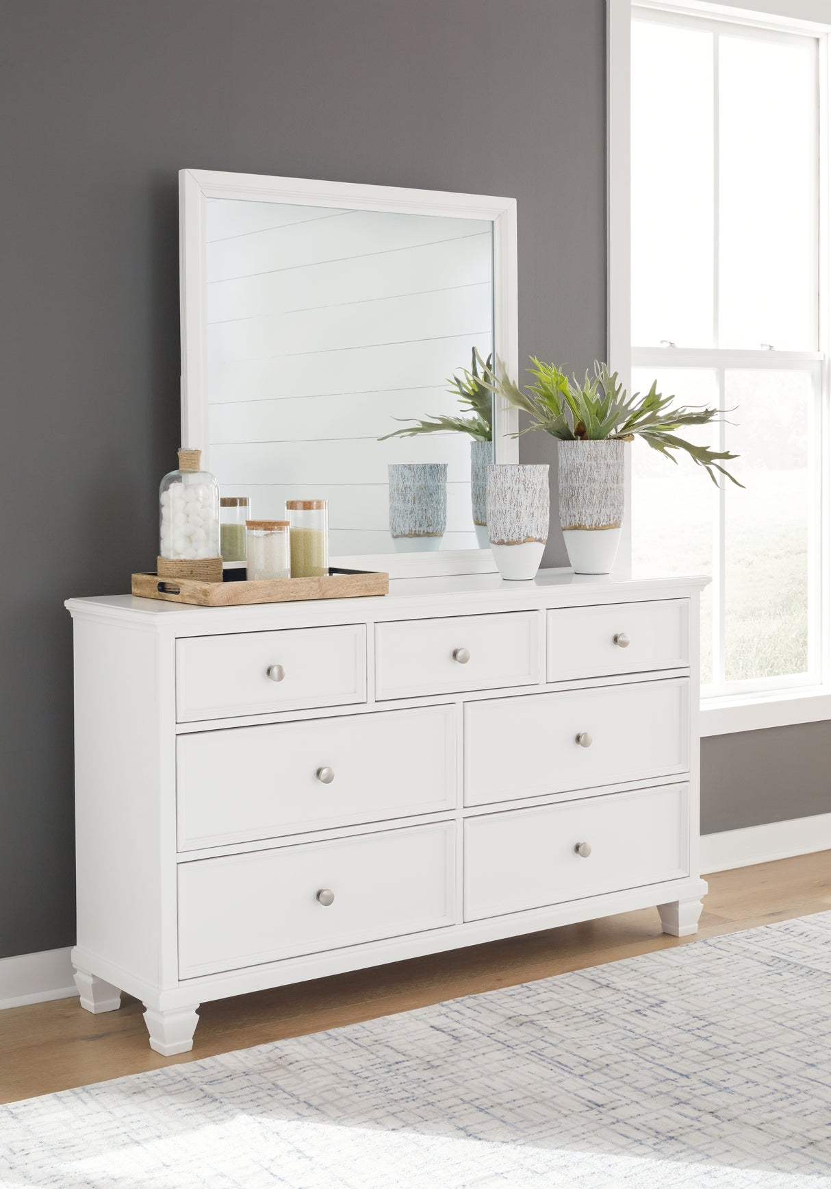 Fortman Full Panel Bed with Mirrored Dresser and Chest in White - PKG015173