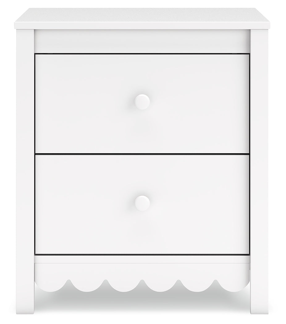 Hallityn Full Panel Headboard with Dresser and 2 Nightstands in White - PKG019033