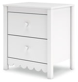 Hallityn Full Panel Headboard with Dresser and 2 Nightstands in White - PKG019033