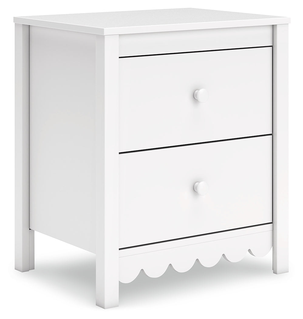 Hallityn Full Panel Headboard with Dresser and 2 Nightstands in White - PKG019033