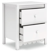 Hallityn Full Panel Headboard with Dresser and 2 Nightstands in White - PKG019033