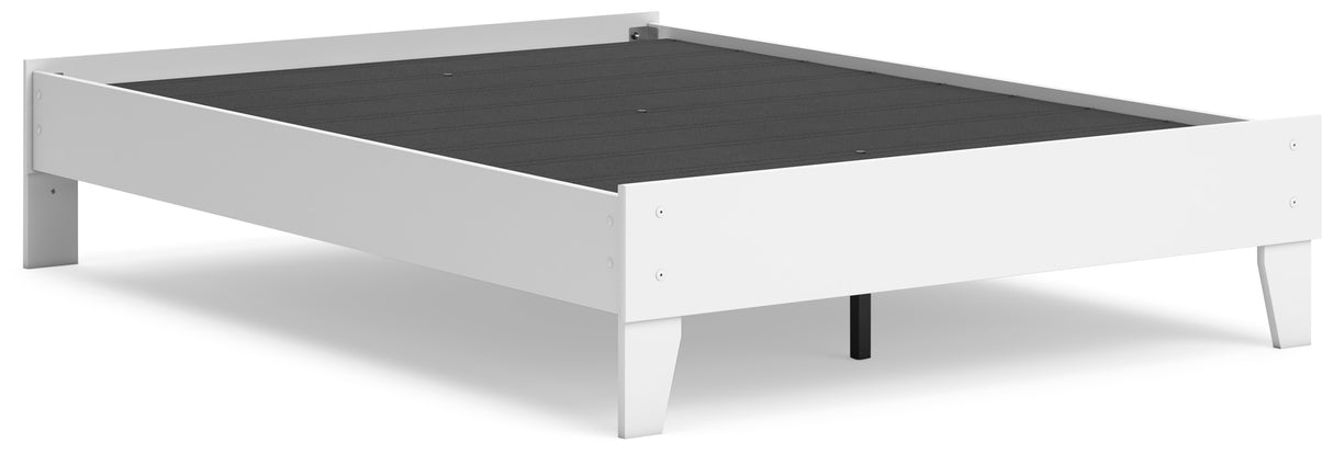 Hallityn Full Platform Bed with 2 Nightstands in White from Ashley - Luna Furniture