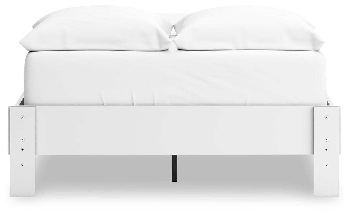 Hallityn Full Platform Bed with 2 Nightstands in White from Ashley - Luna Furniture