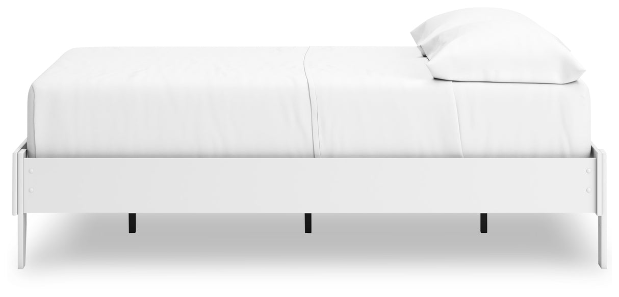 Hallityn Full Platform Bed with Dresser and 2 Nightstands in White - PKG019023