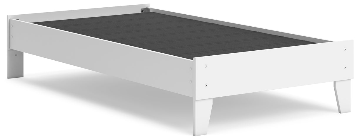 Hallityn Twin Platform Bed with Dresser in White - PKG018812