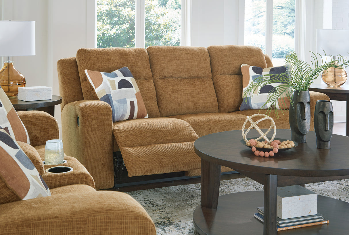 Kanlow Honey Reclining Sofa - 3860588