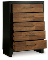 Kraeburn Brown/Black Chest of Drawers - B496-46