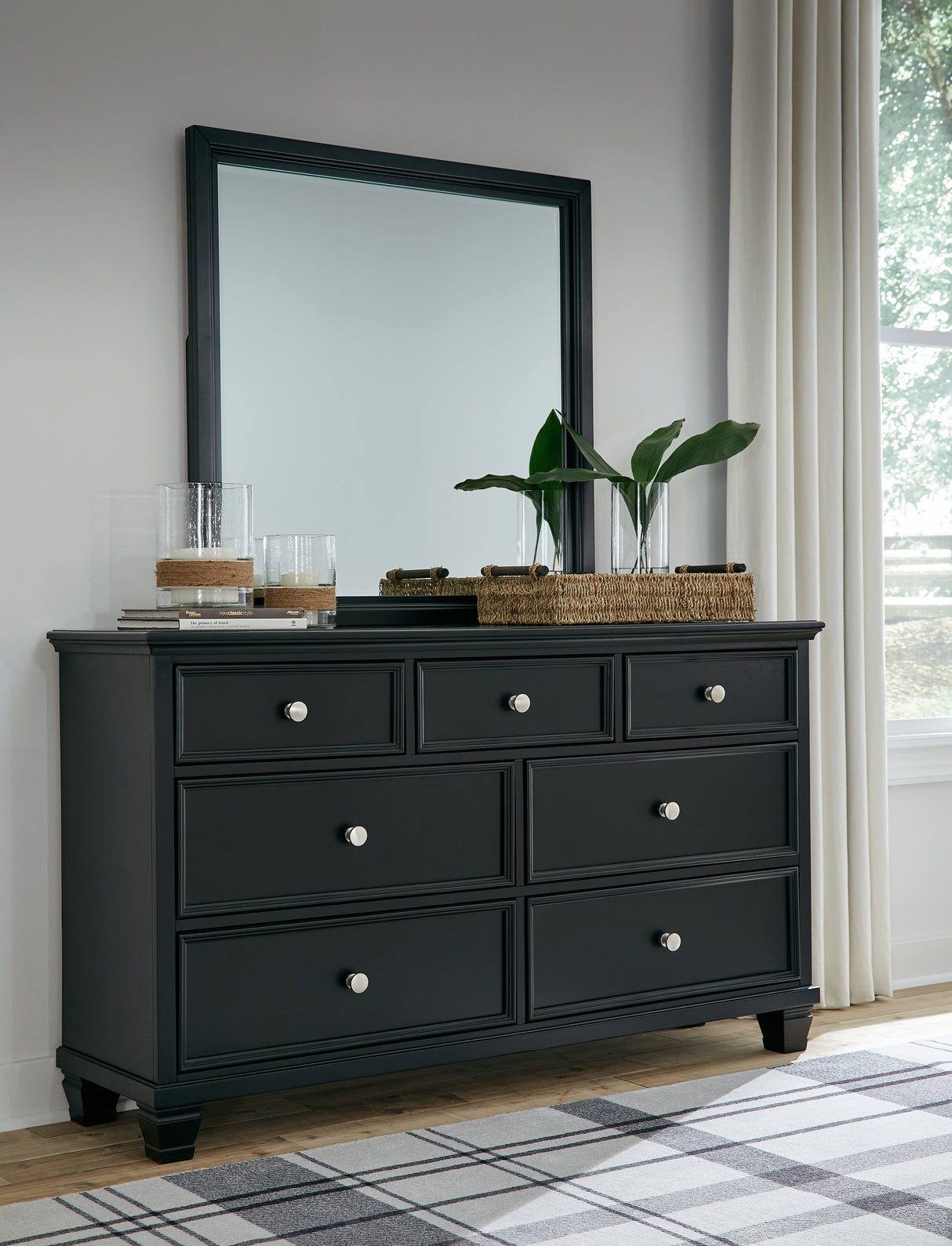 Lanolee California King Panel Bed with Mirrored Dresser and Chest in Black - PKG015233